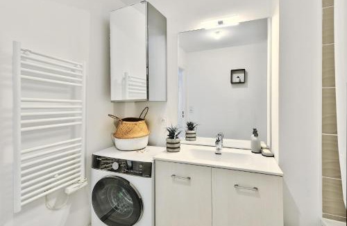 Grigny Apartment | L'Eden Urbain Proche Lyon, Terrasse, BBQ et Parking