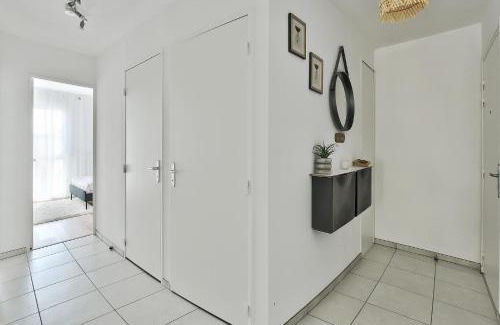 Grigny Apartment | L'Eden Urbain Proche Lyon, Terrasse, BBQ et Parking