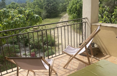 Propiac Apartment | L'Eglantier 2 - nature gîte facing Mont Ventoux, swimming pool