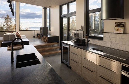 La Malbaie Villa | L'Embacle: Luxury Chalet with Pool Spa and Views