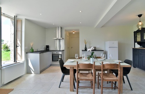 Saint-Meloir-des-Ondes House | L'Emeraude - Charmante maison avec jardin