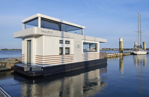 Kerroch Boat Rental | L'endroit, Lodge Boat