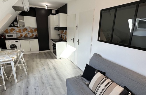 Nay Apartment | L'ensoleillé : Appartement Neuf en Centre Ville
