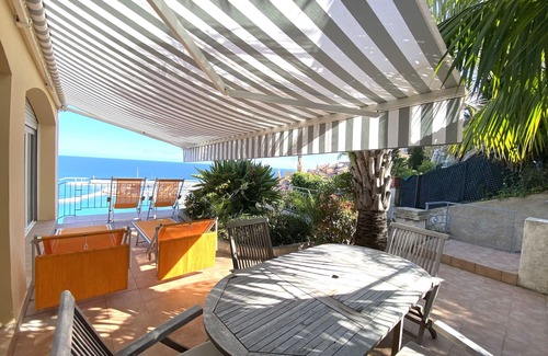 Menton Villa | L'ensoleillée Citronniers 52m² Exceptional view of the beach Terrace60m² beds5*