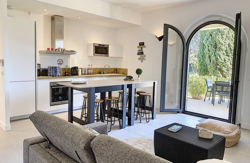 Grimaud Apartment | L'ESCAL