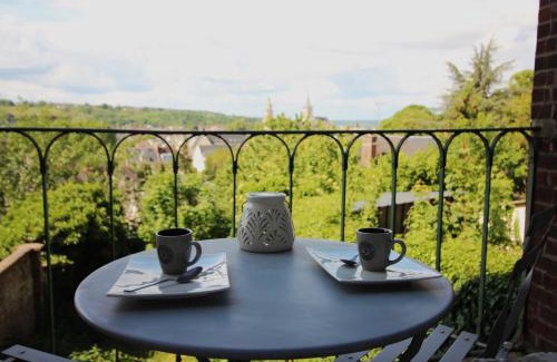 Evreux Apartment | L'Escale Botanique