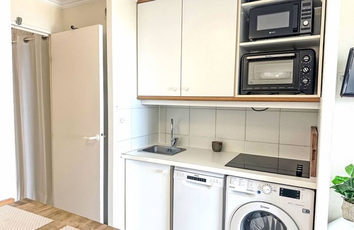 Le Dramont Apartment | L'Esquinade (G4 125) by Interhome
