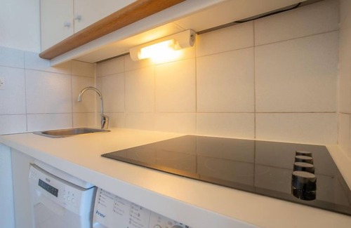 Le Dramont Apartment | L'Esquinade (G4 125) by Interhome