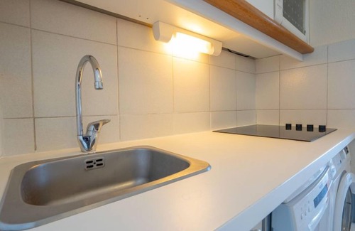 Le Dramont Apartment | L'Esquinade (G4 125) by Interhome