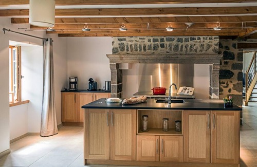 Besse-et-Saint-Anastaise House | L'estivadoux - Besse-et-saint-anastaise
