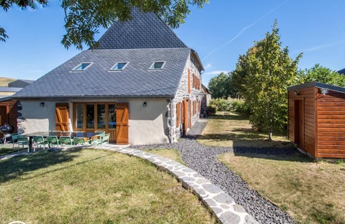 Besse-et-Saint-Anastaise House | L'estivadoux - Besse-et-saint-anastaise