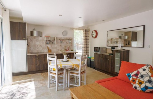 Uchaux Apartment | L'Etang Des Cigales