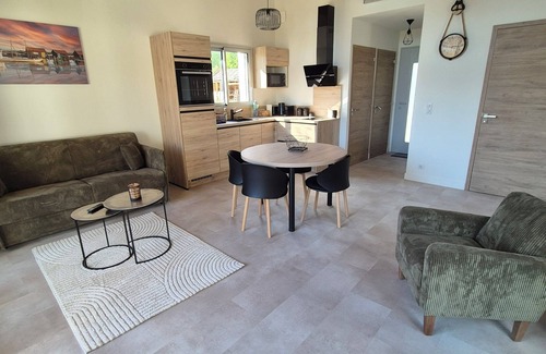 Mortagne-sur-Gironde House | L'Etel - House with outdoor spa and electric bikes