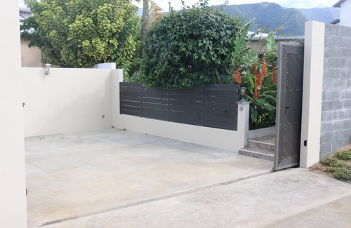 Sainte-Clotilde House | L'exalta, a detached house in the northern heights of Reunion Island