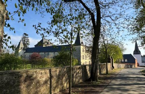 Schmidtheim Apartment | L' Extravagante im Garten von Schloss Schmidtheim