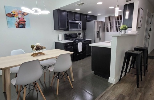 Las Vegas Condo | L - Fully remodeled and professionally decorated.