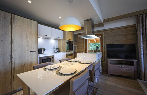 Meribel Centre Apartment | L'Hévana* - Apartment 6 people Prestige Meribel Centre