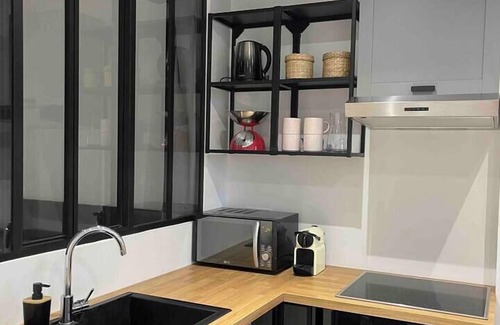 Margnolles - Rhone Apartment | L'Herbe ou Ville : Bright modern apartment downtown + Park