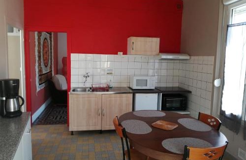 Conflans-sur-Seine House | L Hote Saison