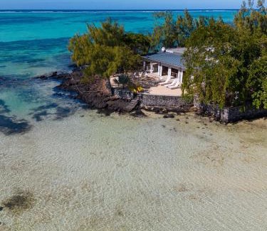 Roches Noires Villa | L'Ilot by muse villas