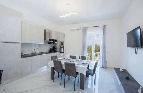 Sarno Apartment | L'Incanto Holiday House