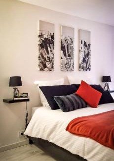Villefranche-de-Rouergue Apartment | L'Indus 3 étoiles Wifi, Netflix, Disney, Coeur de Bastide