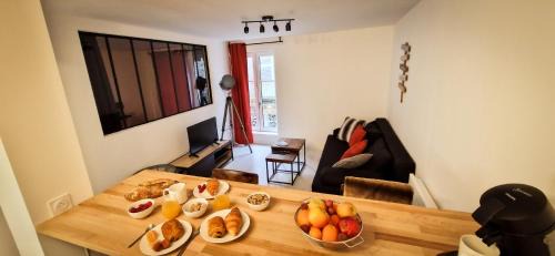 Villefranche-de-Rouergue Apartment | L'Indus 3 étoiles Wifi, Netflix, Disney, Coeur de Bastide