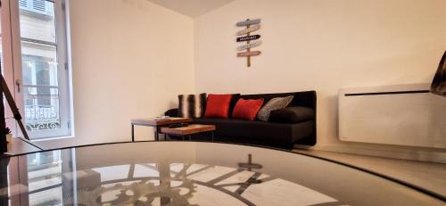 Villefranche-de-Rouergue Apartment | L'Indus 3 étoiles Wifi, Netflix, Disney, Coeur de Bastide