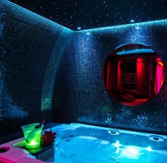 Lalande-Grand Selve Apartment | L'Insolite Spa Privatif 'Suite Luxueuse-Jacuzzi"