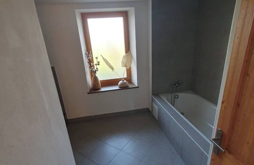 Neydens Bed & Breakfast | L'instant repos Spacious room for rent in Neydens, near Geneva