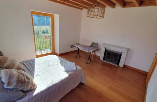 Neydens Bed & Breakfast | L'instant repos Spacious room for rent in Neydens, near Geneva