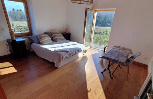 Neydens Bed & Breakfast | L'instant repos Spacious room for rent in Neydens, near Geneva