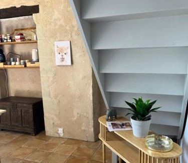 Saint-Felix-Lauragais Apartment | L'intendance - calme et cosy, vieilles pierres