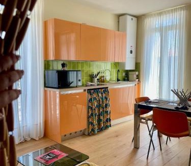 Sete Apartment | "L'italien rétro" à deux pas des halles, clim, wifi