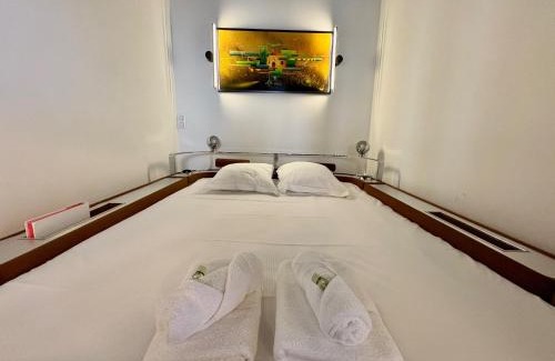 Sete Apartment | "L'italien rétro" à deux pas des halles, clim, wifi