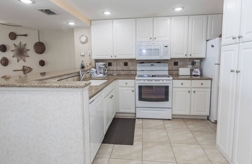 Gulf Lagoon Beach Condo | L@k Great Deals - D1102 Panama City Beach Gulf Front, 3 pools, Covered parking area!