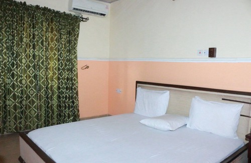 Uyo Hotel | L & L Executive Hotels and Suites