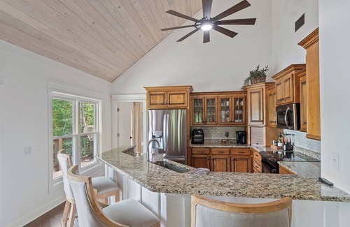 Stoney Point Landing House | L&L Lodge: 6 BR, 5 BA House in Double Springs, Sleeps 15