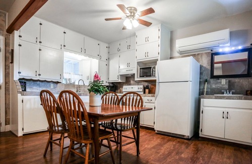 Harper Other | L&L River Haus | 2/2 Country Farmhouse | River Access | Hill Country Views