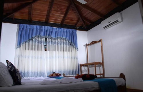 Pahala Maragahawewa Bed & Breakfast | L.L.Tourist Inn & Safari jeeps