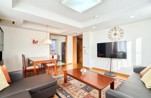 Sendagi Apartment | L-Large 3Bedroom Luxury Condo, 140sqm Max 19 PPL, 7mins walk to station, Elevator,QuiteArea