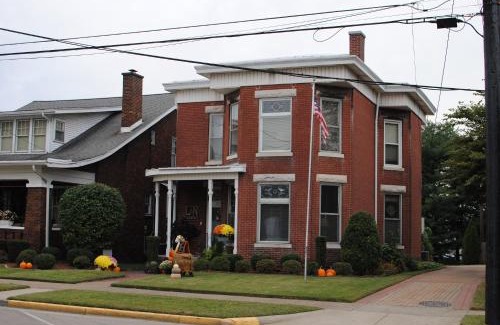 Henderson Bed & Breakfast | L&N Bed and Breakfast Ltd