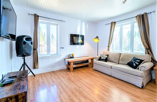 Saint-Paul-de-Montminy House | L'oasis DU Massif - Spa, Bbq, Foyer et Plaisir !