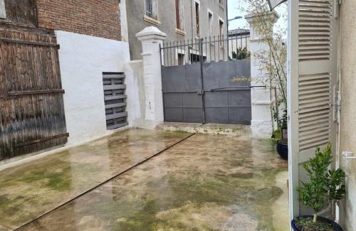 Bourg-de-Peage Apartment | L’Oasis Fleuri