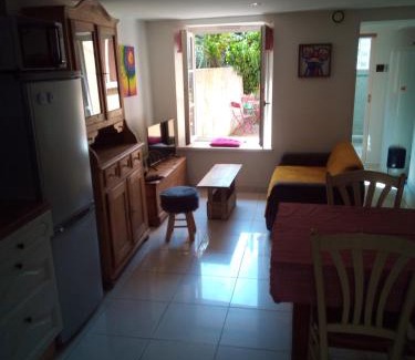 Sarrebourg Apartment | L'OASIS maisonnette centre ville 3 chambres terrasse espace vert privé parc sainte croix center parc 20 minutes