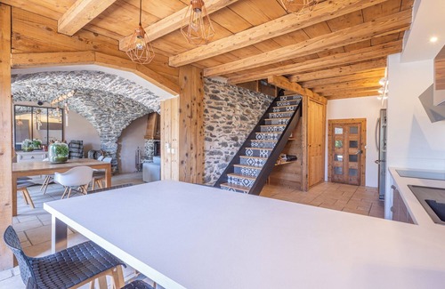 Huez-en-Oisans House | L'Oisans Bleu - Village house with terrace and garden