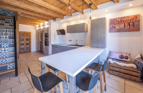 Huez-en-Oisans House | L'Oisans Bleu - Village house with terrace and garden