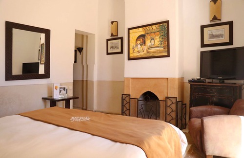 Daoudiate Bed & Breakfast | L'oiseau Jaune & Bleu Palmeraie 40 Sleeps