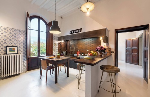 Compiobbi Apartment | L'Oleandro Apartment in villa with exclusive pool