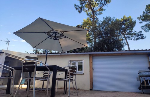 La Barre-de-Monts House | L'Olivier: 5 min from the sea, an enclosed terrace on the edge of the forest.